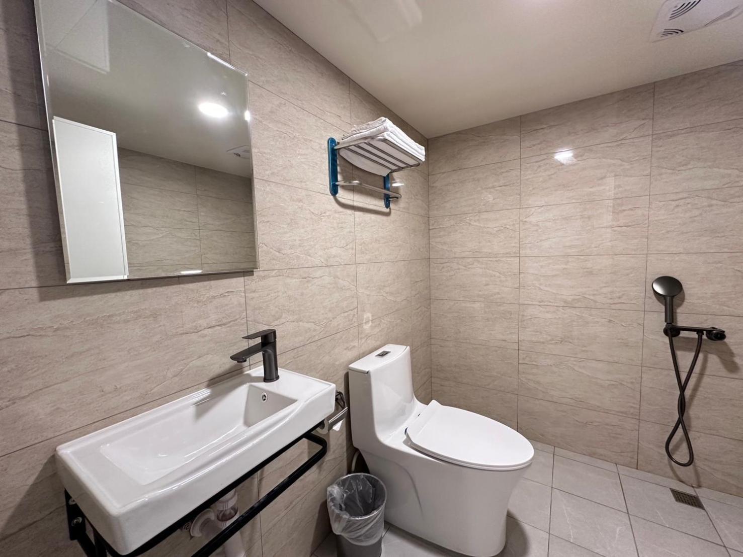 可青大飯店grand Ke-Cing Hotel Yilan Екстериор снимка